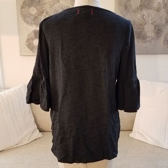 Max Studio Hi Lo Ruffle Bell Sleeve Top sz Med - Picture 4 of 7